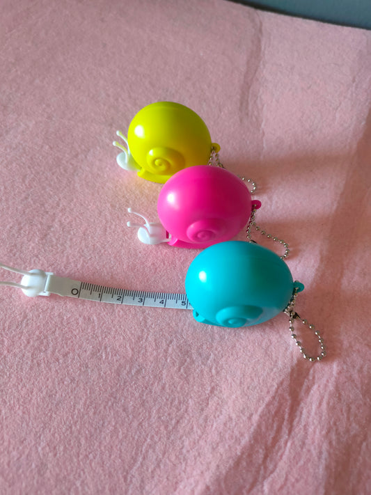 Metro a chiocciola colorato con catenella – Accessorio creativo